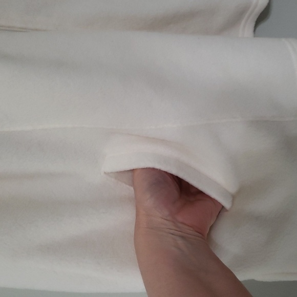 Quacker Factory Women Zip Fleece Vest Winter White Poinsettia Holiday Christmas - Picture 4 of 13